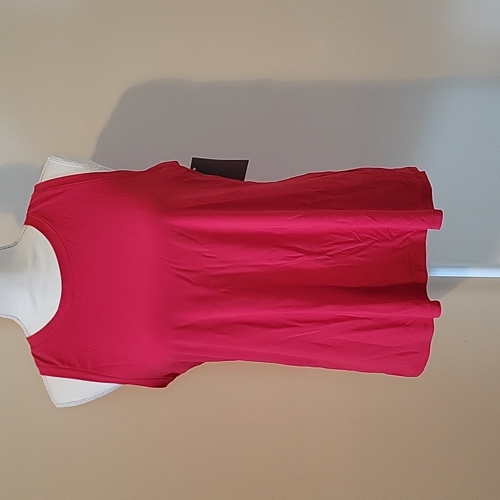 Red tank smooth and soft